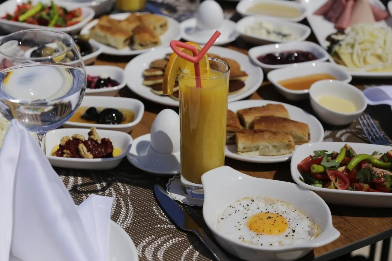 ***  Neopol Hotel Kuşadası Turkije