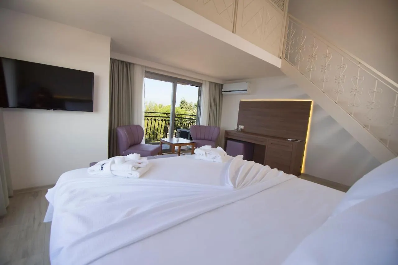 Neopol Hotel Кушадасы 3*,