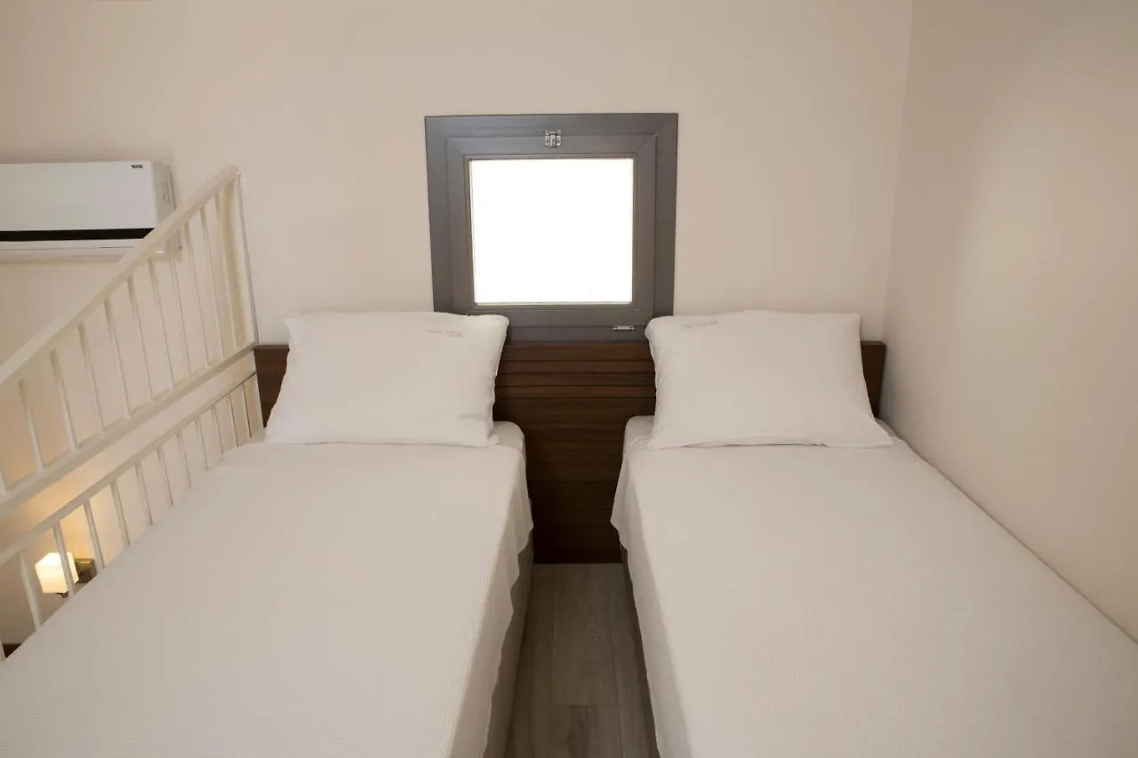 Neopol Hotel Kusadasi 3*,